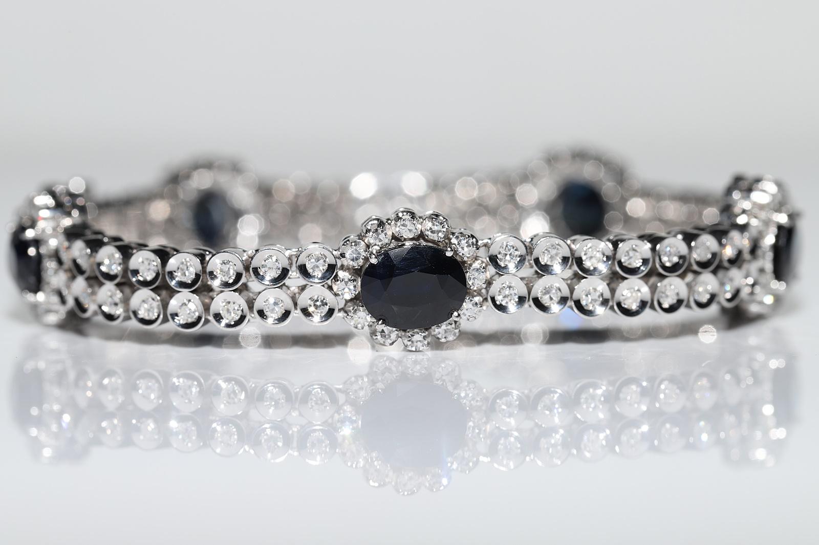 Vintage Circa 1970s 18k Gold Natural Diamond And Sapphire Decorated Bracelet  For Sale 3