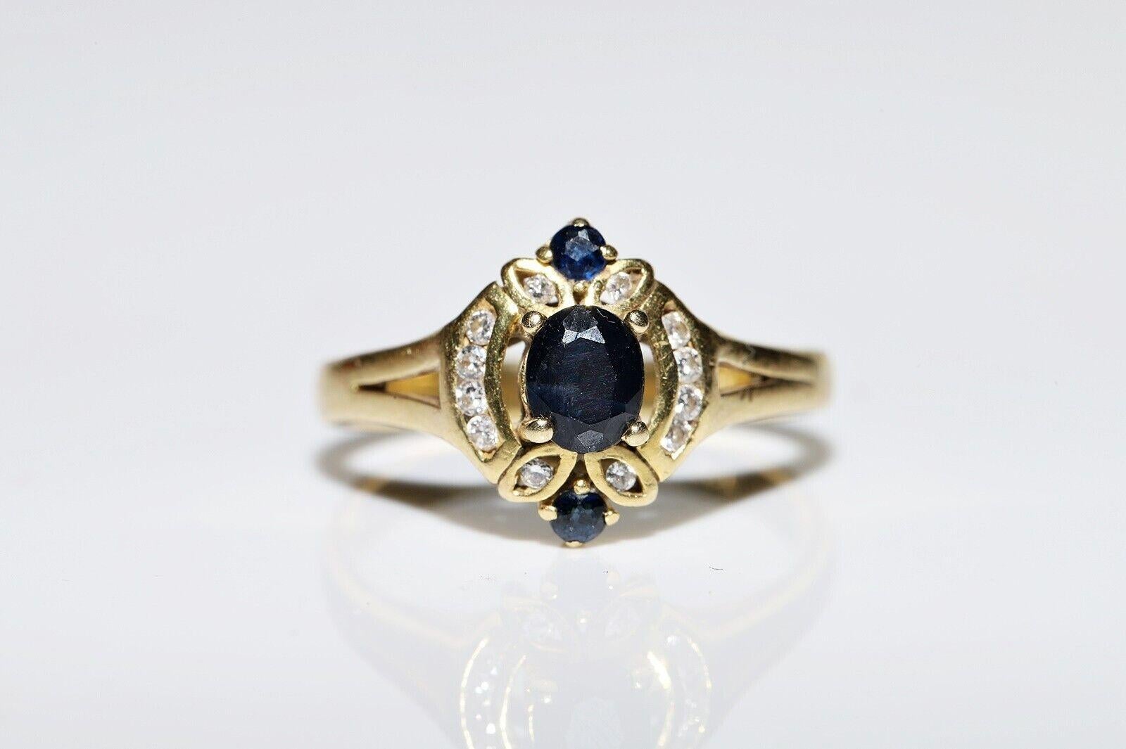 Vintage Circa 1970s 18k Gold Natural Diamond And Sapphire Decorated Ring For Sale 6