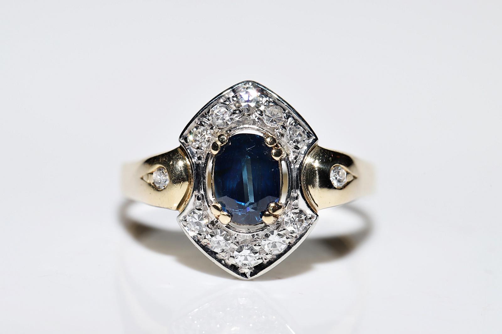 Retro Vintage Circa 1970s 18k Gold Natural Diamond And Sapphire Decorated Ring For Sale