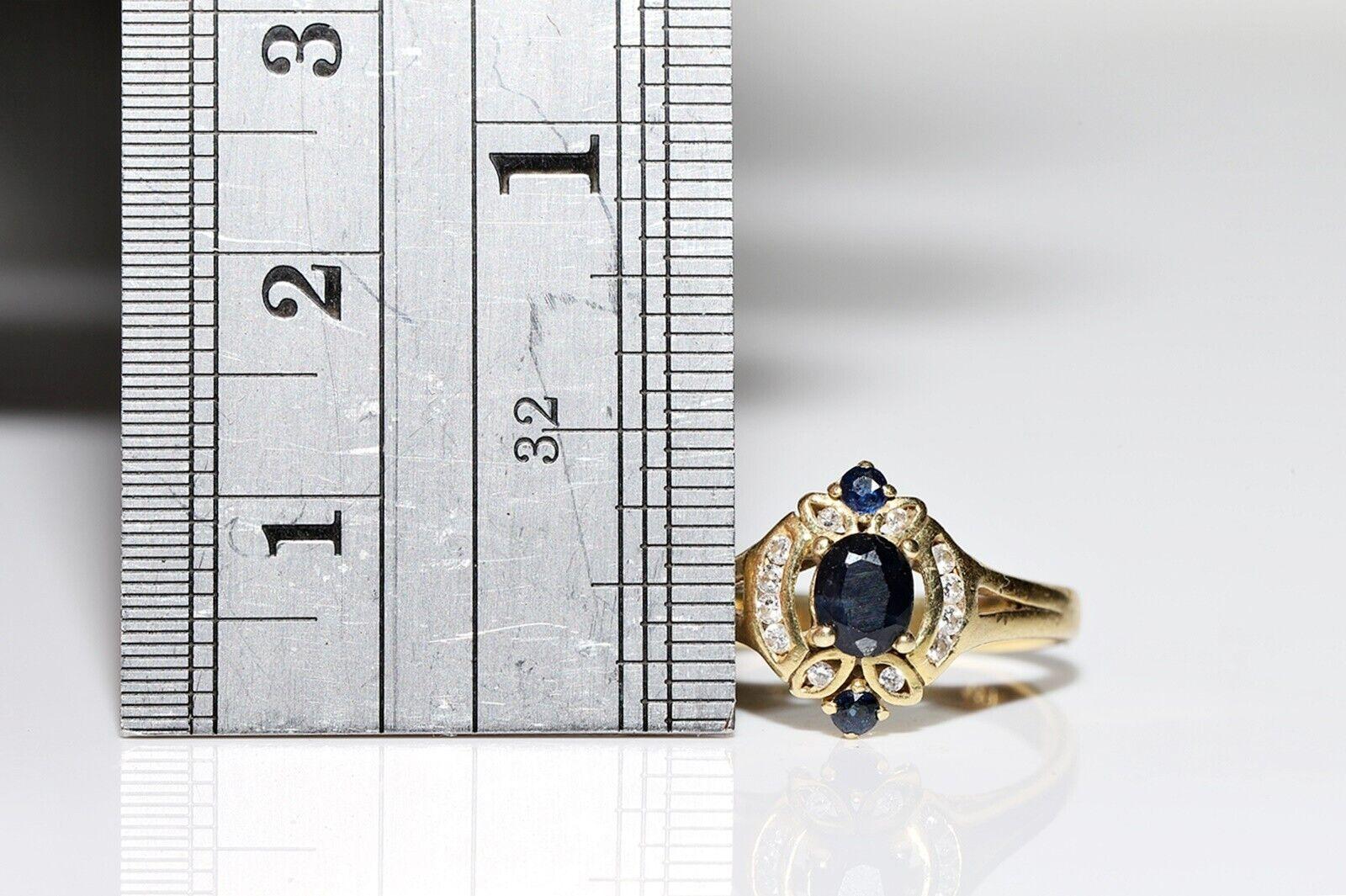 Dekorierter Vintage-Ring aus 18 Karat Gold mit natürlichem Diamant und Saphir, ca. 1970er Jahre (Brillantschliff) im Angebot