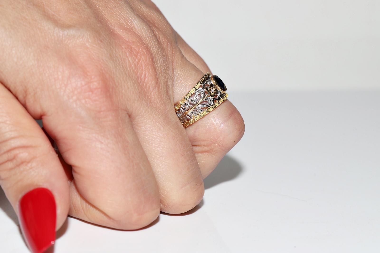 Dekorierter Vintage-Ring aus 18 Karat Gold mit natürlichem Diamant und Saphir, ca. 1970er Jahre  (Brillantschliff) im Angebot