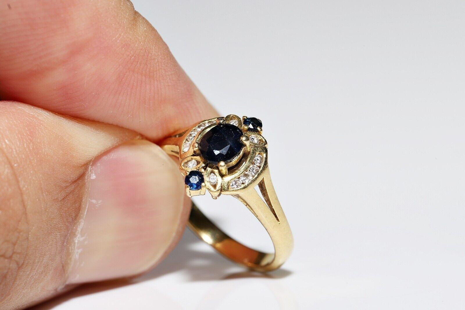 Vintage Circa 1970s 18k Gold Natural Diamond And Sapphire Decorated Ring For Sale 3
