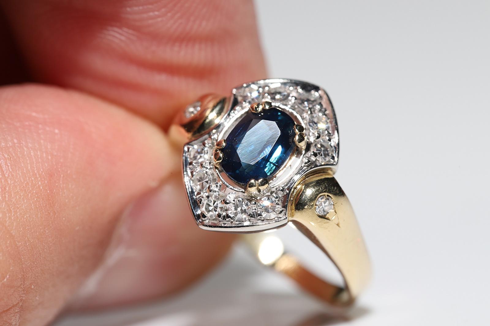 Vintage Circa 1970s 18k Gold Natural Diamond And Sapphire Decorated Ring For Sale 3
