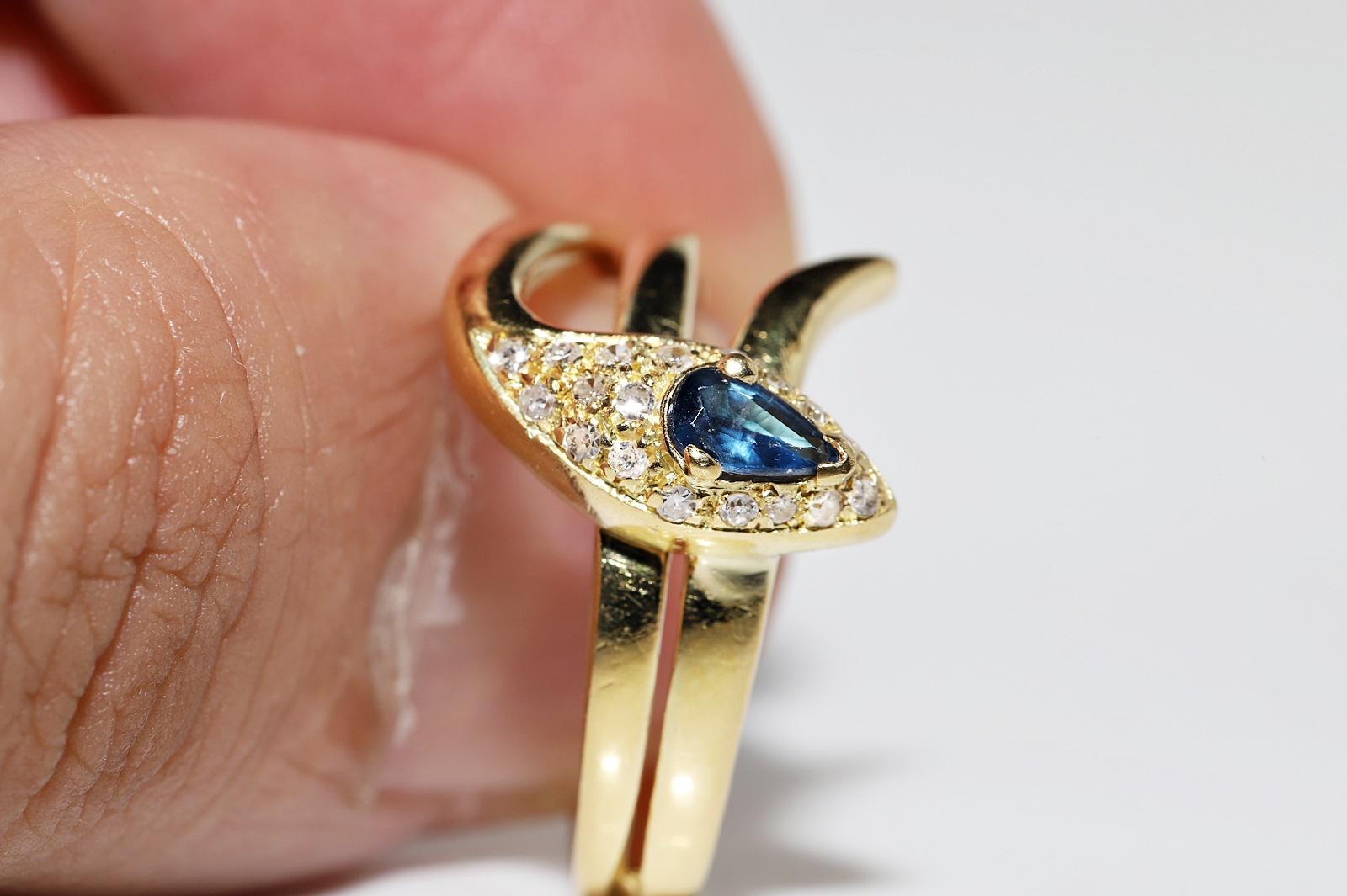 Vintage Circa 1970s 18k Gold Natural Diamond And Sapphire Decorated Snake Ring For Sale 5