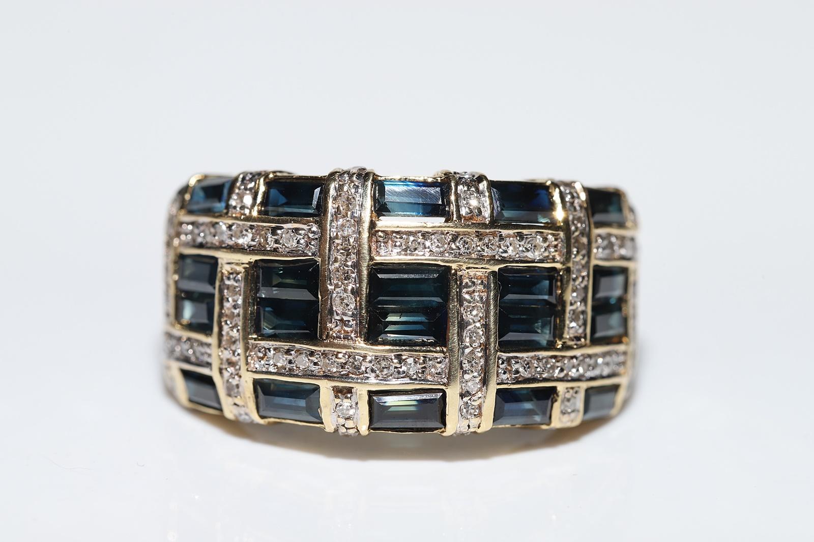 Retro Vintage Circa 1970s 18k Gold Natural Diamond And Sapphire Decorated Strong Ring For Sale