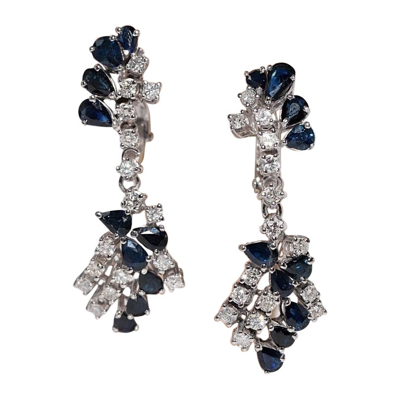 Orecchino a goccia in oro 18k con diamanti naturali e zaffiri, vintage, circa anni
70