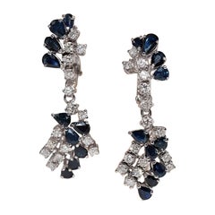 Orecchino a goccia in oro 18k con diamanti naturali e zaffiri, vintage, circa anni 
70