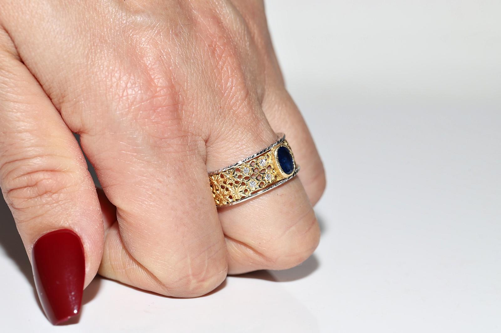 Vintage Circa 1970s 18k Gold Natural Diamond And Sapphire Ring  For Sale 11