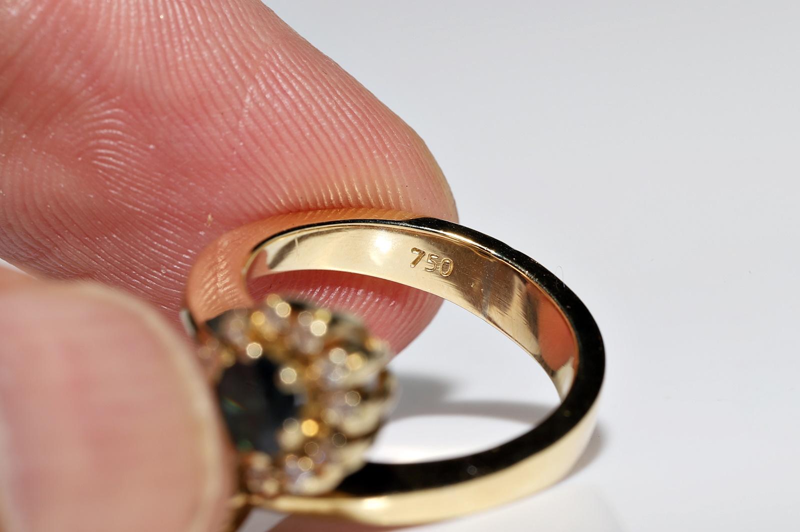 Vintage Circa 1970s 18k Gold Natural Diamond And Sapphire Ring For Sale 2
