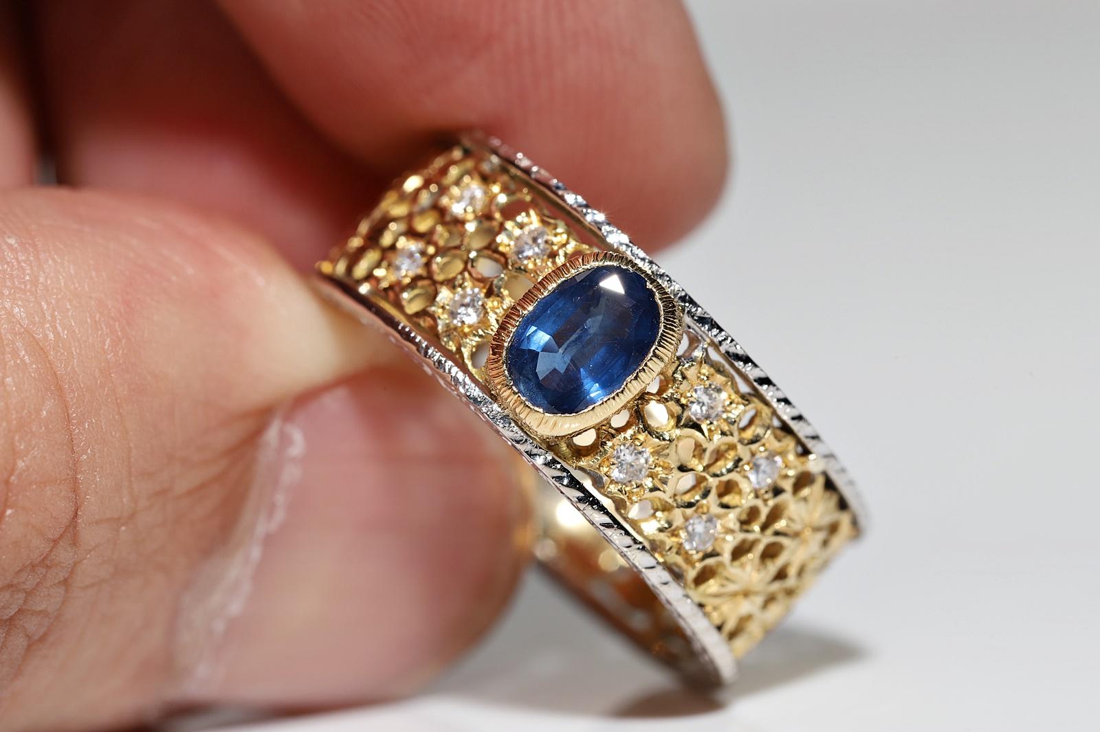 Vintage Circa 1970s 18k Gold Natural Diamond And Sapphire Ring  For Sale 3