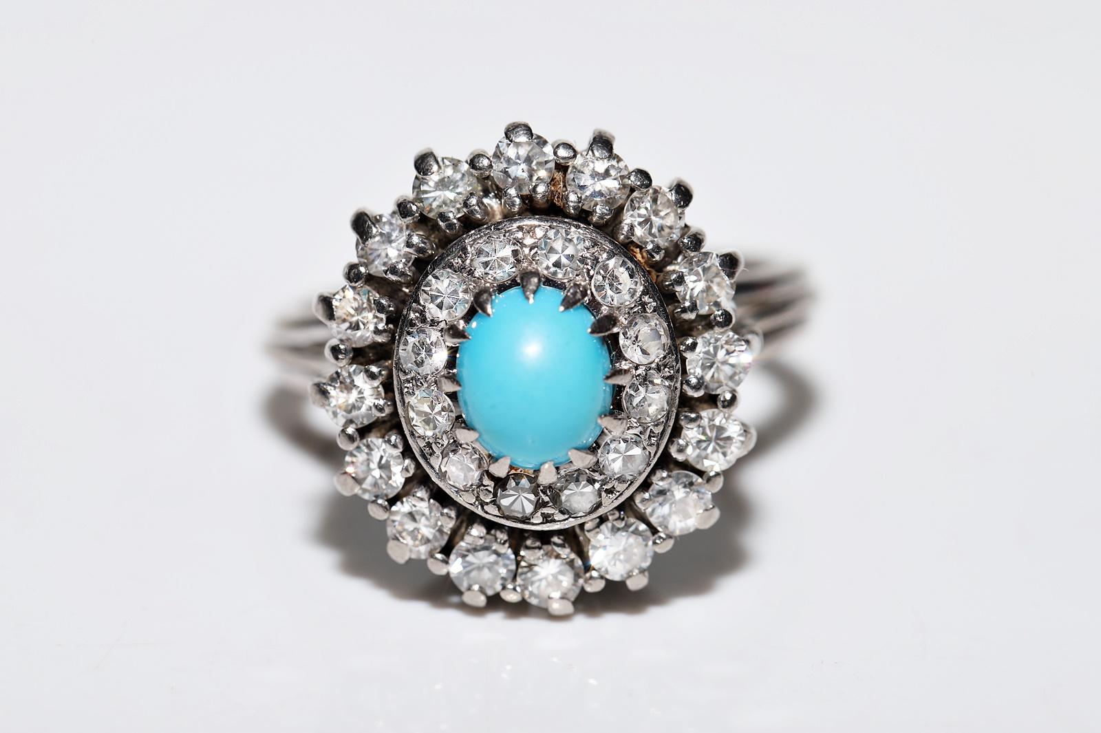 Vintage Circa 1970s 18k Gold Natural Diamond And Turquoise Decorated Ring In Good Condition For Sale In Fatih/İstanbul, 34