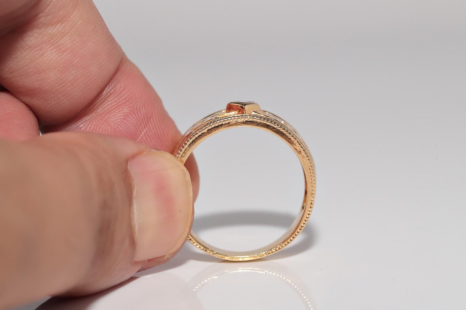 Vintage Circa 1970er Jahre 18k Gold Natürlicher Diamant Dekorierter Ring mit natürlichem Diamant im Angebot 4