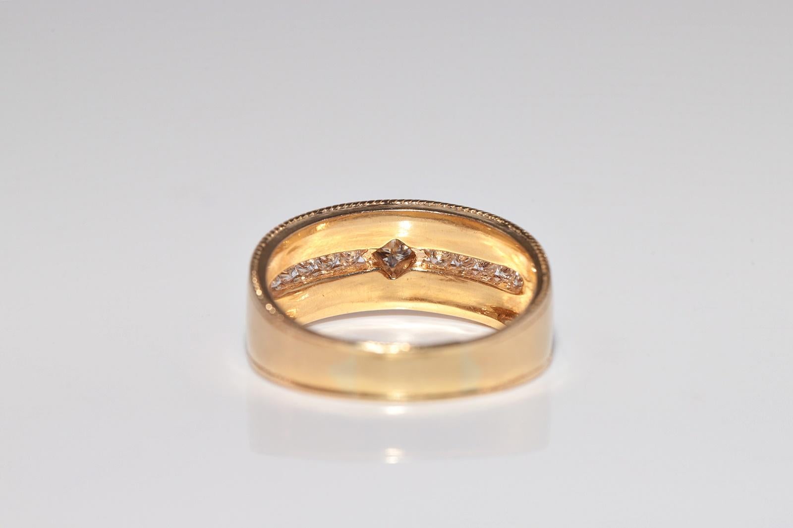 Vintage Circa 1970er Jahre 18k Gold Natürlicher Diamant Dekorierter Ring mit natürlichem Diamant im Angebot 5