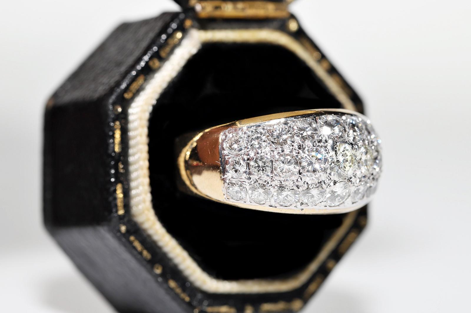 Vintage Circa 1970er Jahre 18k Gold Natürlicher Diamant Dekorierter Ring mit natürlichem Diamant  (Retro) im Angebot