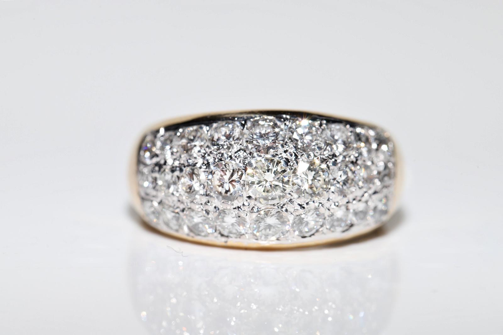Vintage Circa 1970er Jahre 18k Gold Natürlicher Diamant Dekorierter Ring mit natürlichem Diamant  (Brillantschliff) im Angebot
