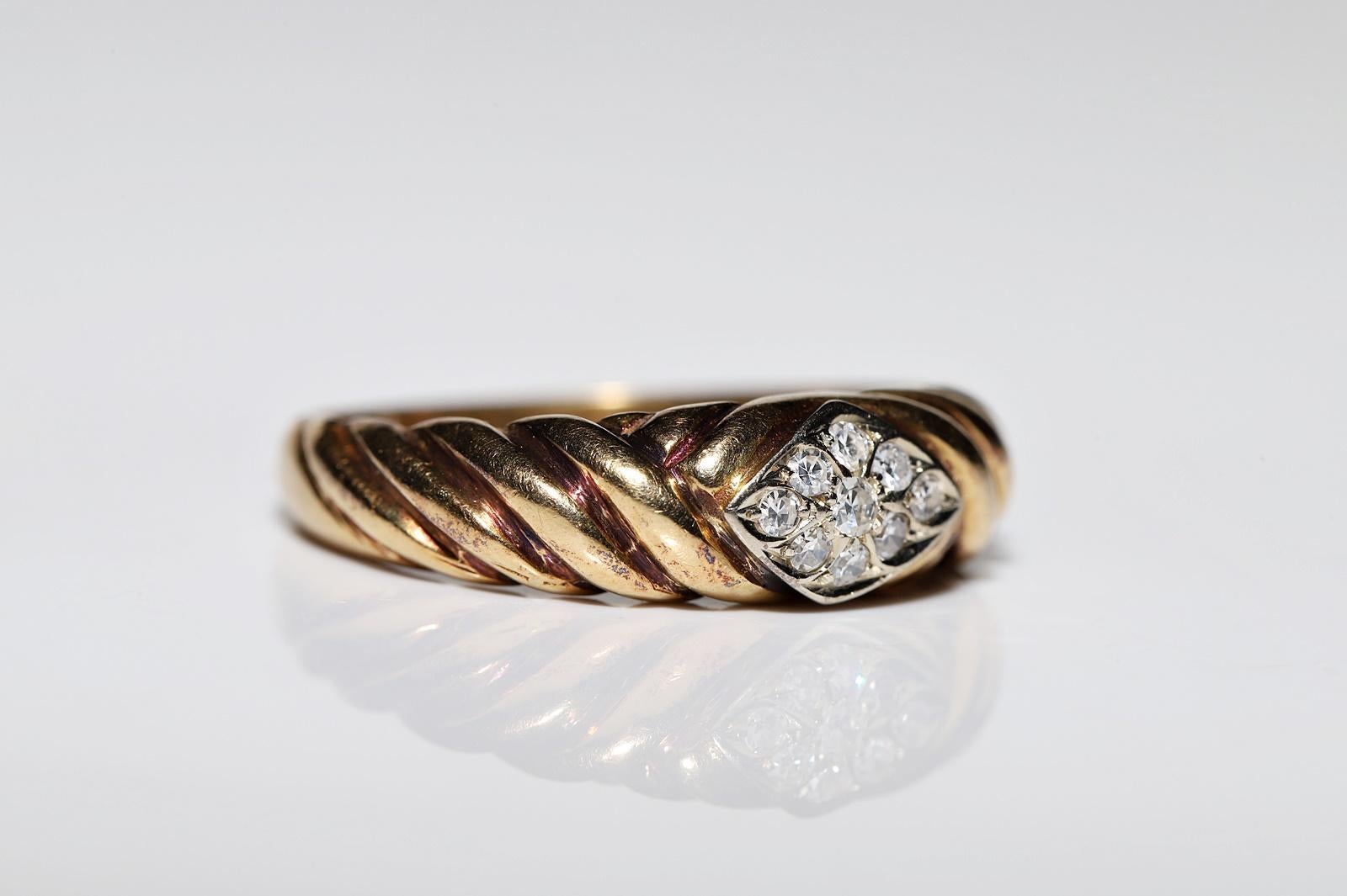 Vintage Circa 1970s 18k Gold Natural Diamond Decorated Band Ring  For Sale 2