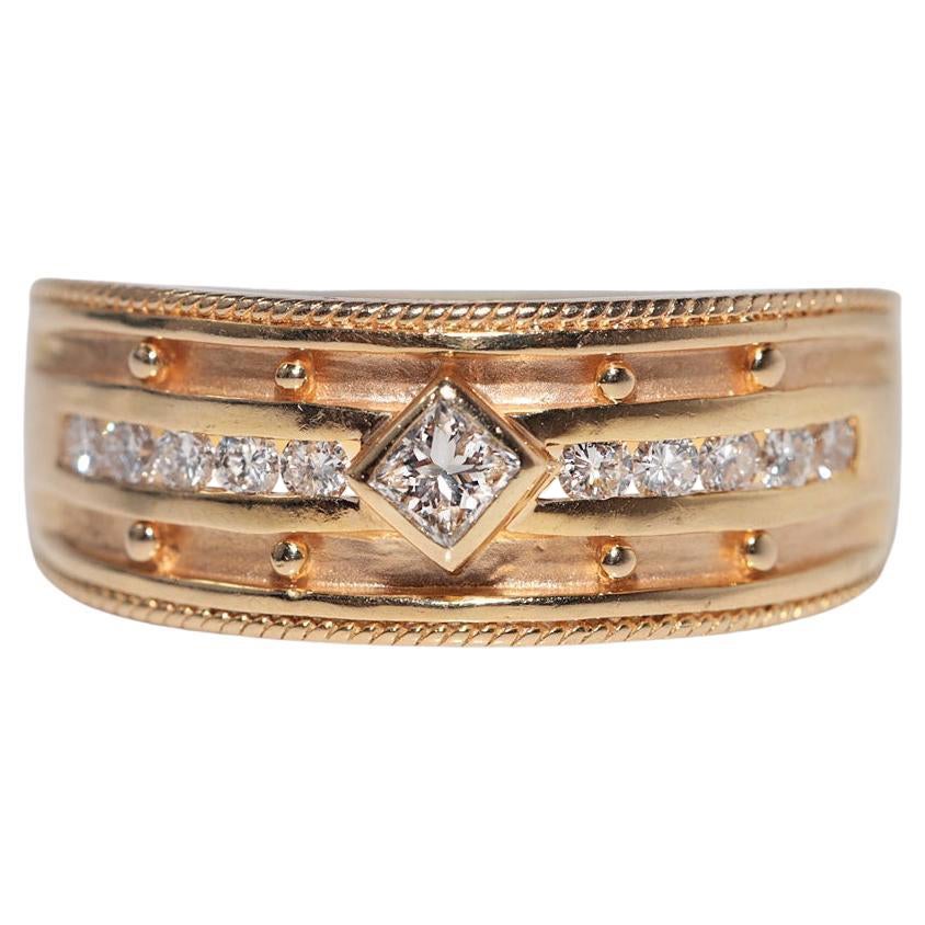 Vintage Circa 1970er Jahre 18k Gold Natürlicher Diamant Dekorierter Ring mit natürlichem Diamant