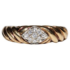 Vintage Circa 1970s 18k Gold Natural Diamond Decorated Band Ring 