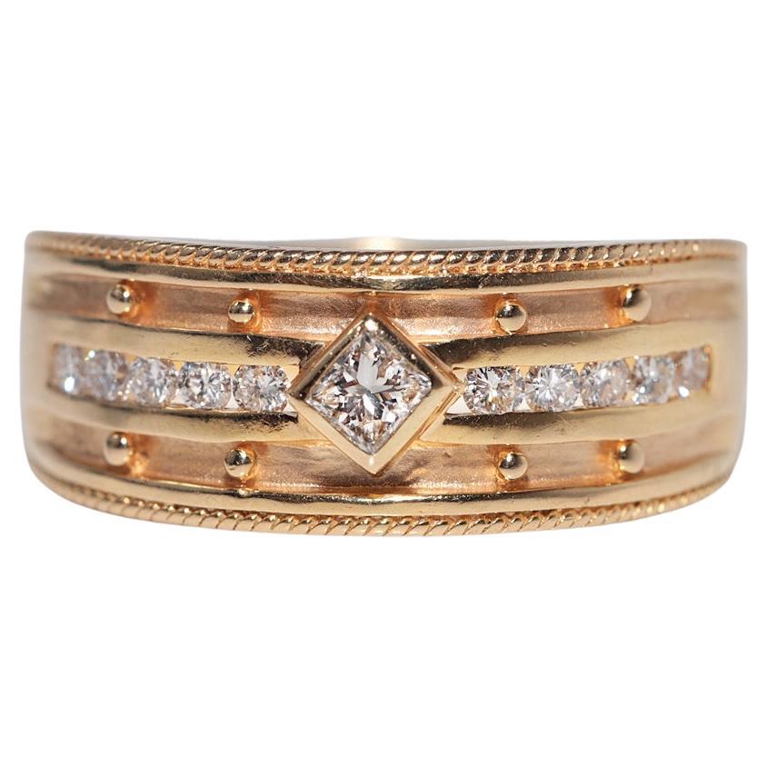 Vintage Circa 1970 Bague en or 18k décorée de diamants naturels