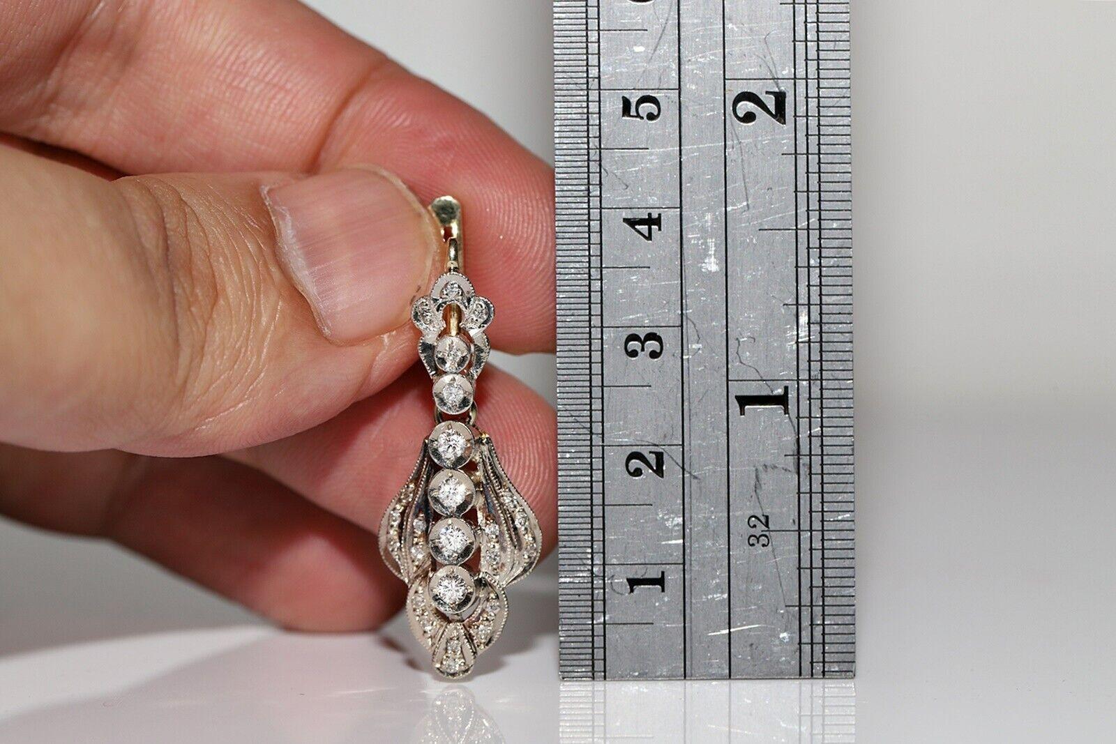 Vintage Circa 1970er Jahre 18k Gold Natürlicher Diamant Dekorierter Tropfenohrring im Angebot 4