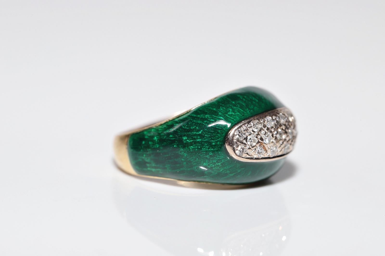 Vintage Circa 1970s 18k Gold Natural Diamond Decorated Enamel Ring For Sale 5