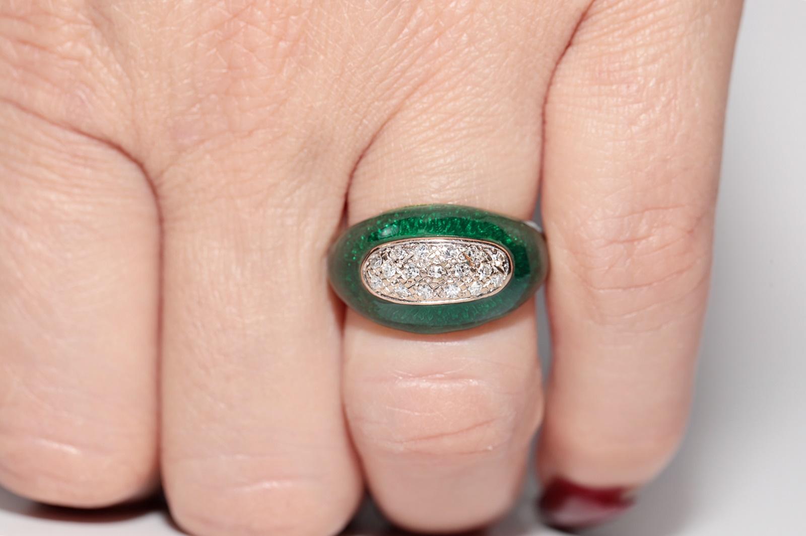 Brilliant Cut Vintage Circa 1970s 18k Gold Natural Diamond Decorated Enamel Ring For Sale