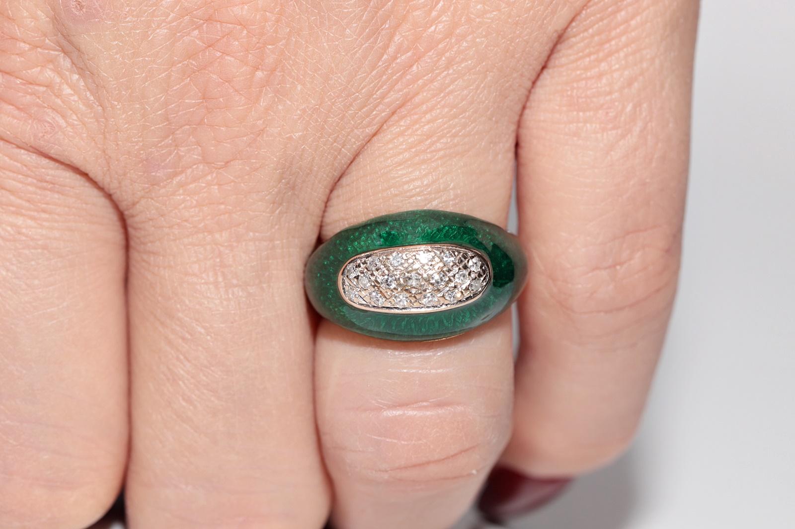 Vintage Circa 1970s 18k Gold Natural Diamond Decorated Enamel Ring For Sale 2