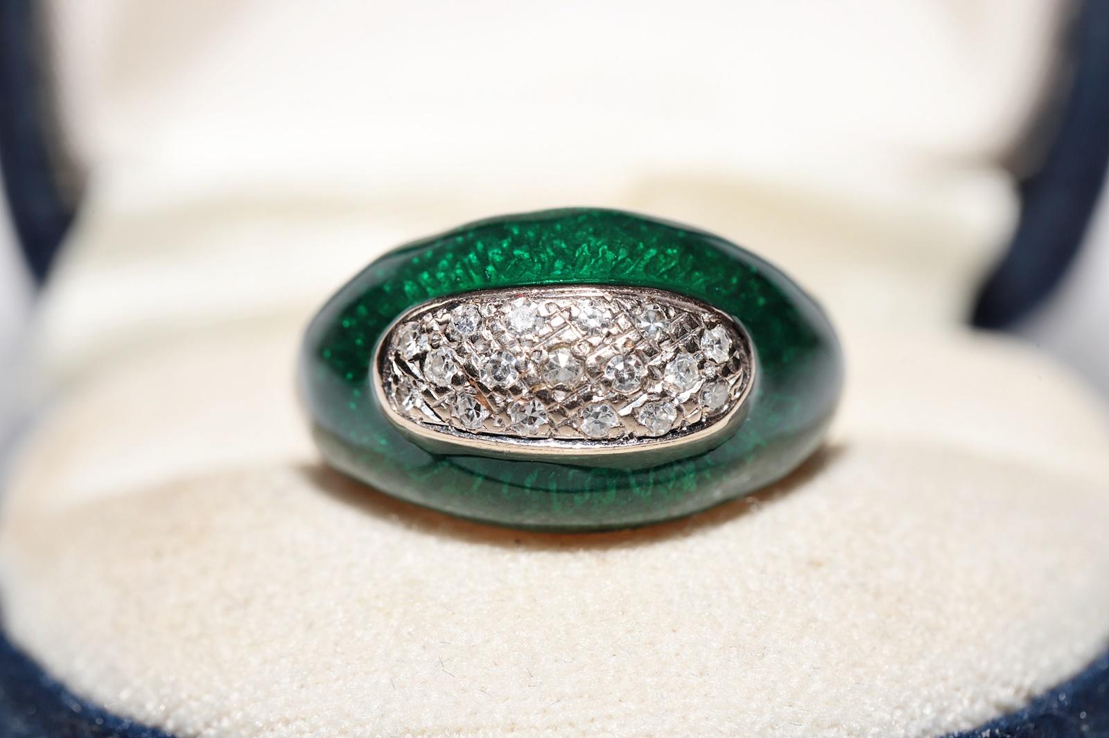 Vintage Circa 1970s 18k Gold Natural Diamond Decorated Enamel Ring For Sale 3