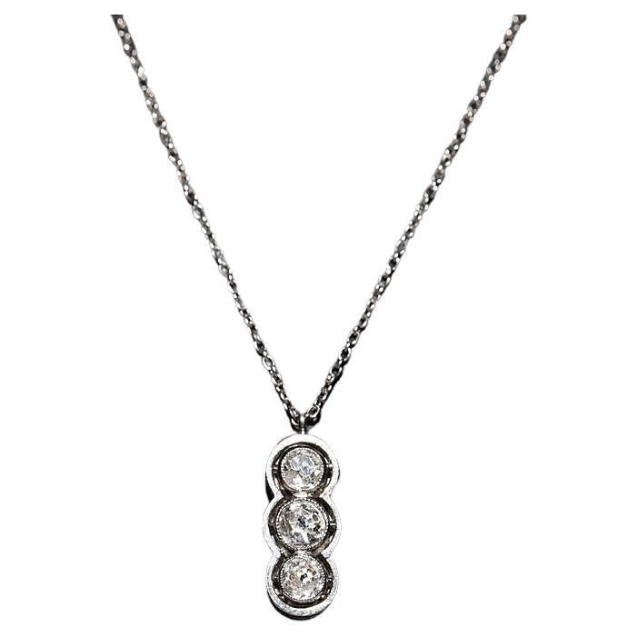 In sehr gutem Zustand.
Das Gesamtgewicht beträgt 3 Gramm.
Insgesamt ist Diamant 0,40 ct.
Der Diamant hat die Farbe H und die Reinheit s1-s2-s3.
Die Gesamtlänge der Kette beträgt 45 cm.
Bitte kontaktieren Sie uns bei Fragen.
