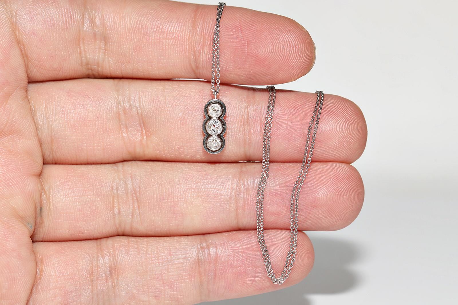 Vintage CIRCA 1970er Jahre 18k Gold natürlichen Diamanten verziert Anhänger Halskette im Angebot 3