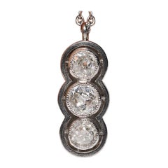 Collana con ciondolo decorato con diamanti naturali in oro 18 ct. d
epoca CIRCA 1970