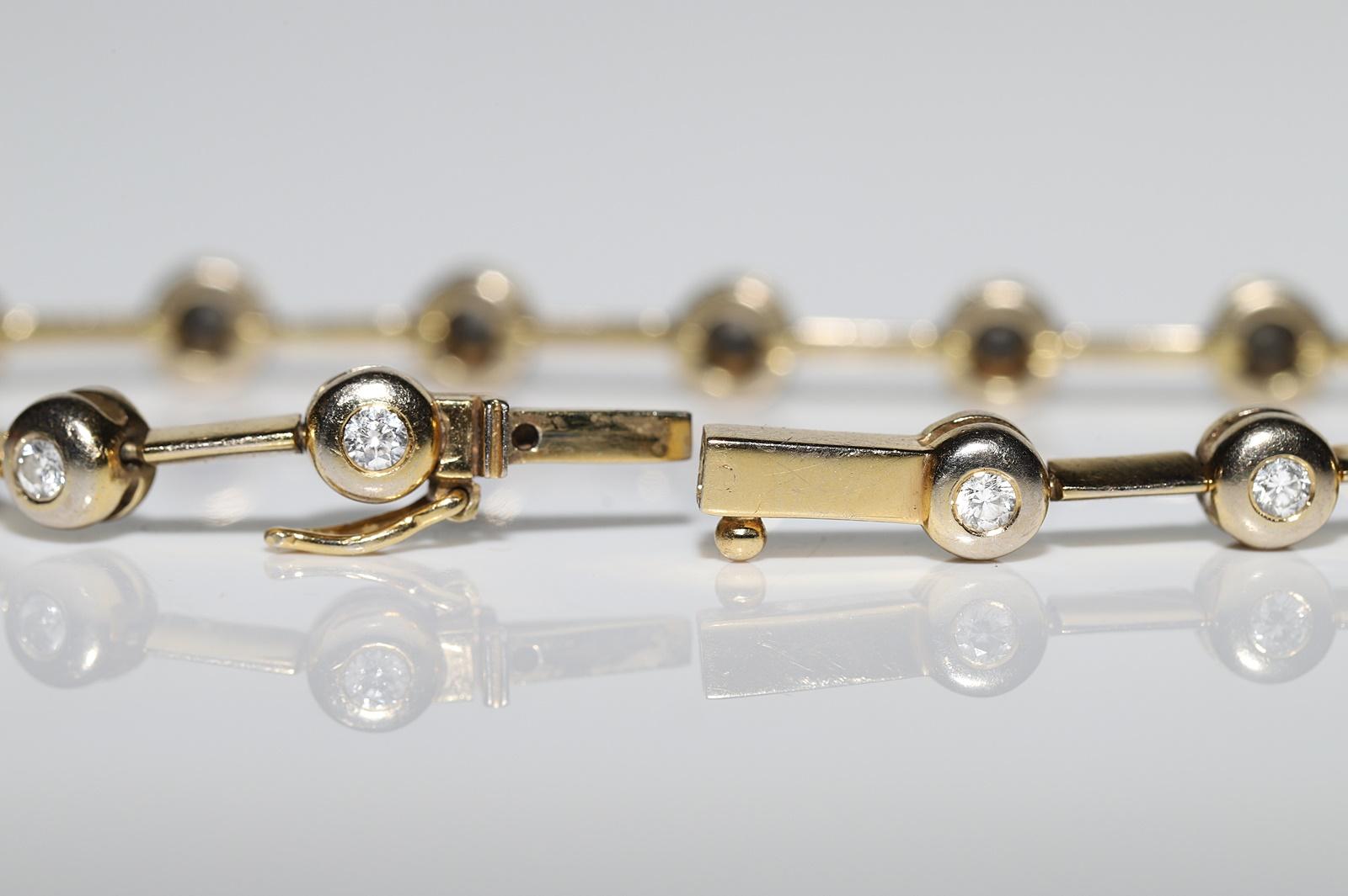 Vintage Circa 1970s 18k Gold Natural Diamond Decorated Pretty Bracelet For Sale 9