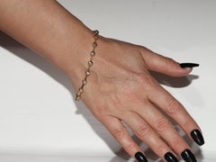 Vintage Circa 1970 Joli bracelet en or 18k orné de diamants naturels