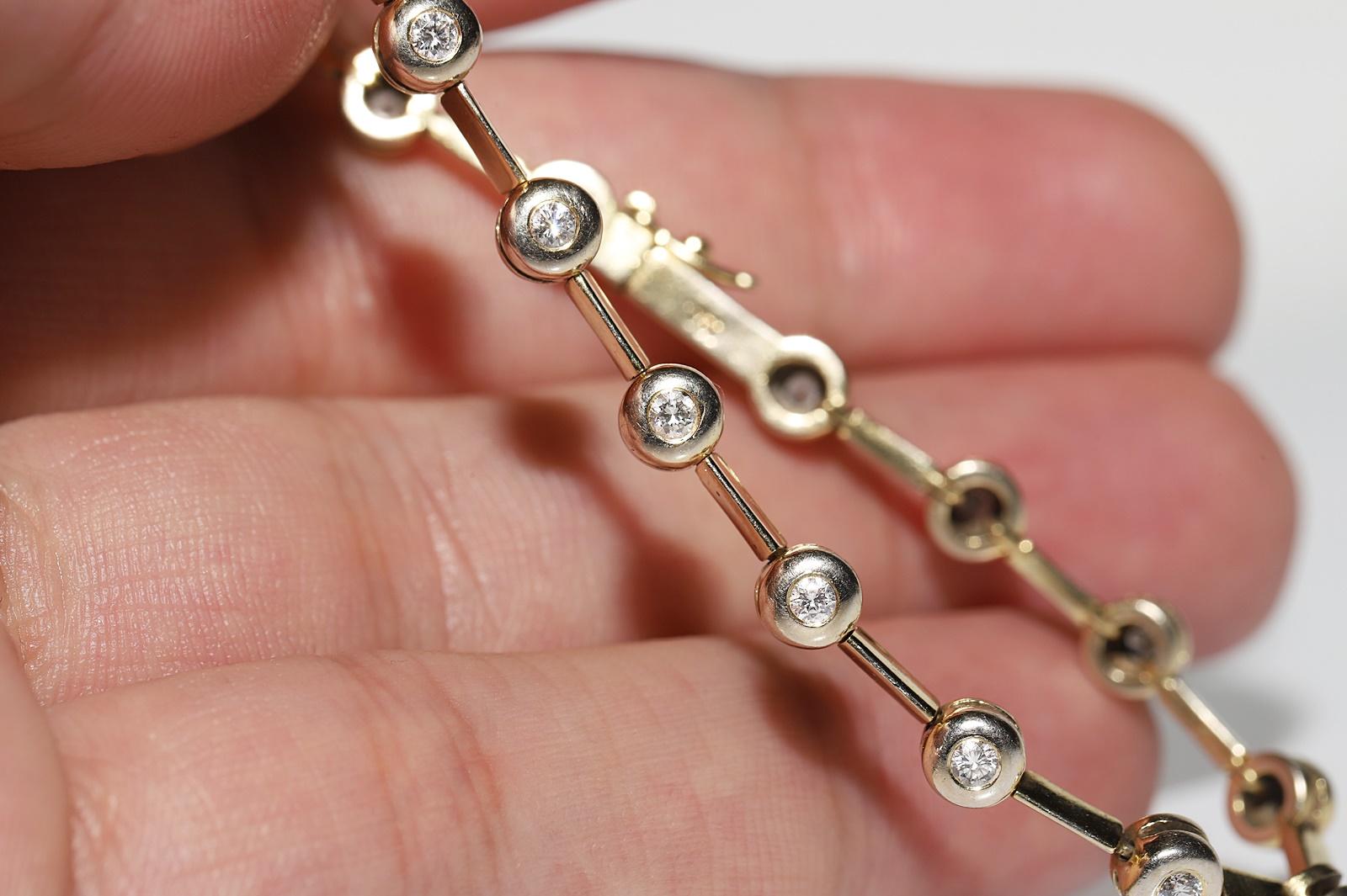 Vintage Circa 1970er Jahre 18k Gold Natürliches verziertes hübsches Vintage-Armband mit Diamanten im Angebot 2