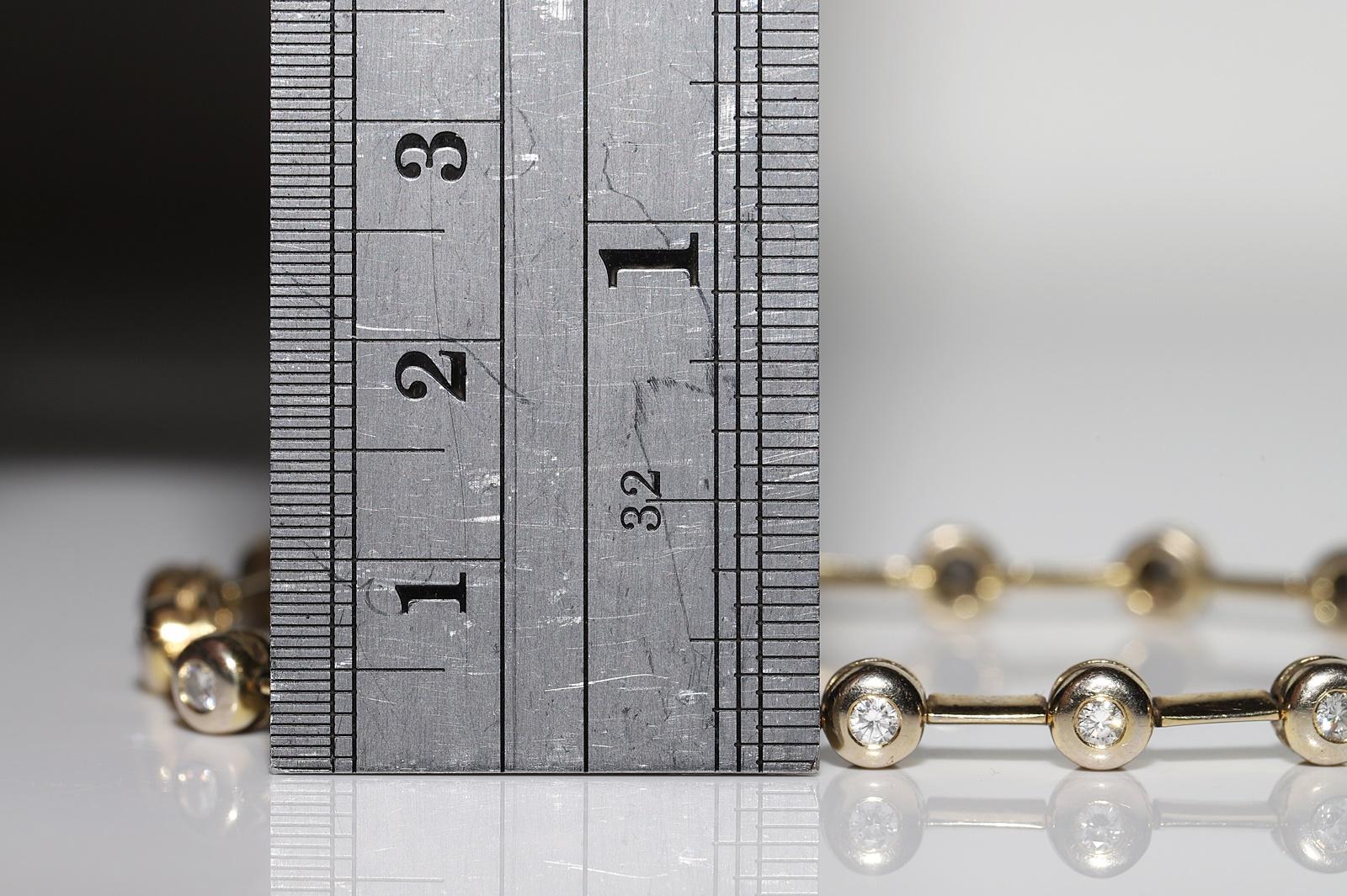 Vintage Circa 1970er Jahre 18k Gold Natürliches verziertes hübsches Vintage-Armband mit Diamanten im Angebot 3