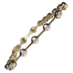 Vintage Circa 1970 Joli bracelet en or 18k orné de diamants naturels