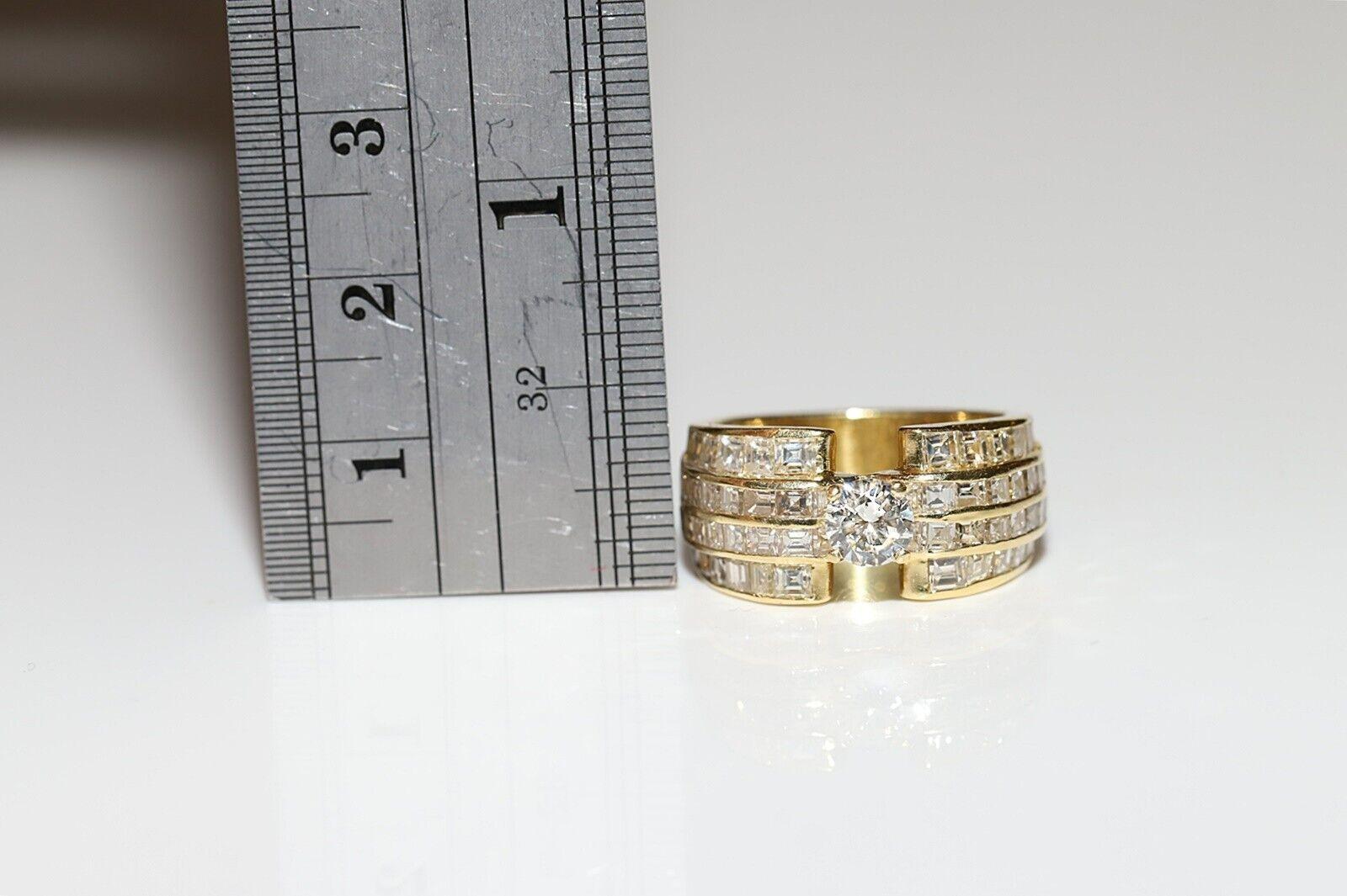 Vintage Circa 1970s 18k Gold Natural Diamond Decorated Ring  For Sale 4