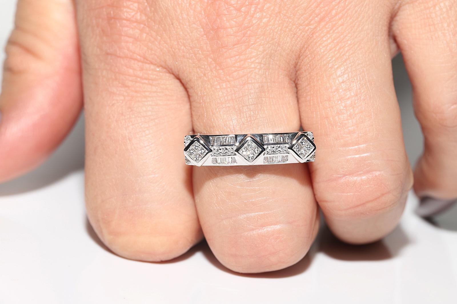 Vintage Circa 1970s 18k Gold Natural Diamond Decorated Ring For Sale 8