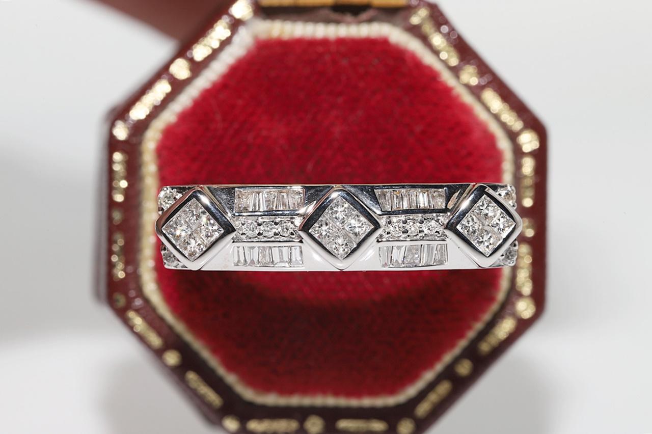 In very good condition.
Total weight is 5.5 grams.
Totally is baguette cut diamond 0.40 ct.
Totally princess cut diamond 0.30 ct.
Totally is brilliant cut diamond 0.08 ct.
All diamond totally 0.88 ct.
The diamond is has generally F-G color and