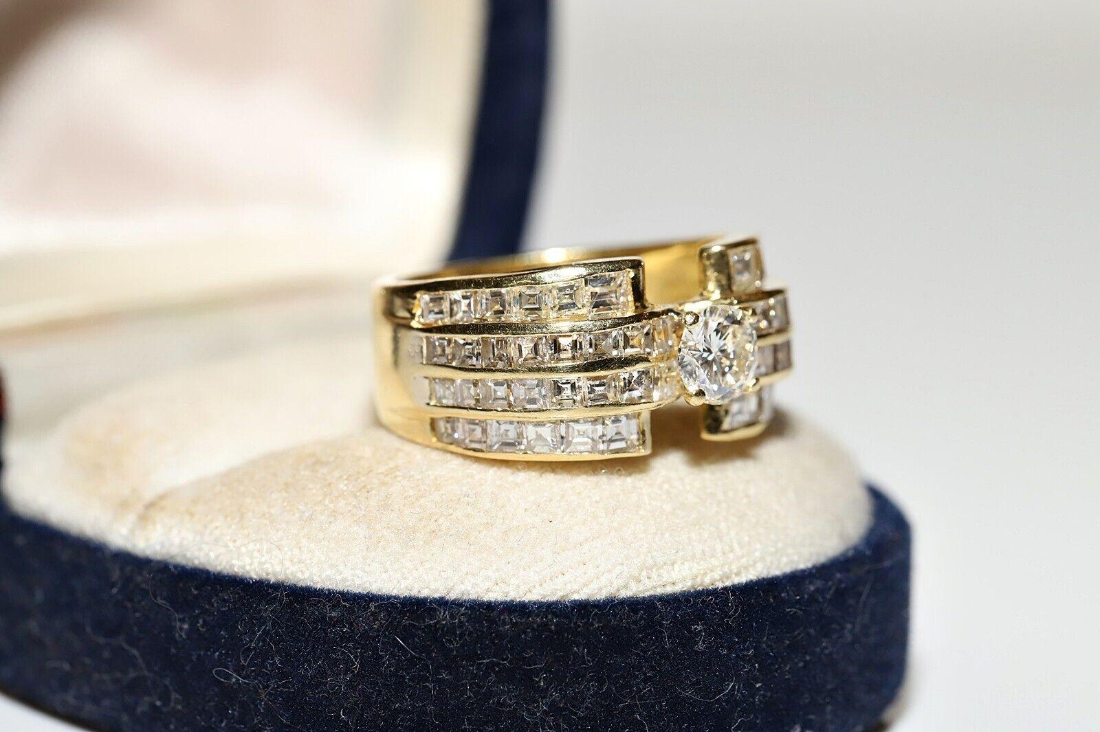 In sehr gutem Zustand.
Das Gesamtgewicht beträgt 9,2 Gramm...
Total ist Zentrum  Diamant 0,60 Karat.
Alle Diamanten insgesamt 2,80 Karat.
Der Diamant hat  Farbe G-H und Reinheit vvs-vs-s1.
Ringgröße ist US 7 (Wir bieten kostenlose