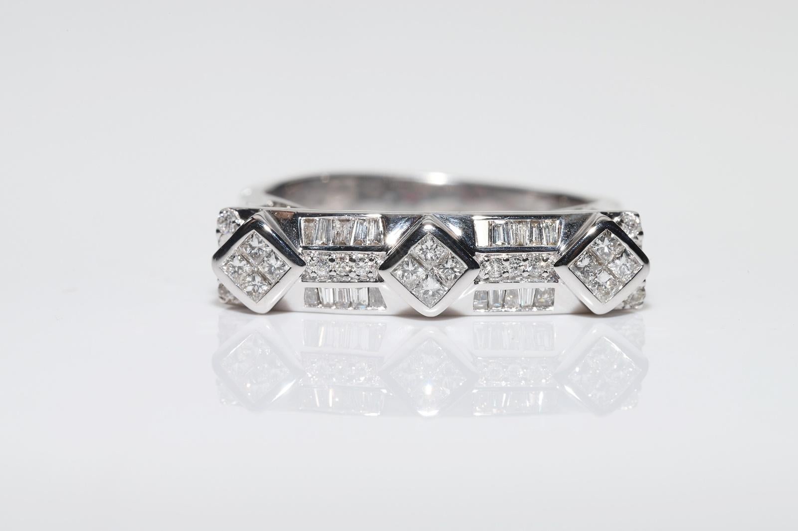 Baguette Cut Vintage Circa 1970s 18k Gold Natural Diamond Decorated Ring For Sale