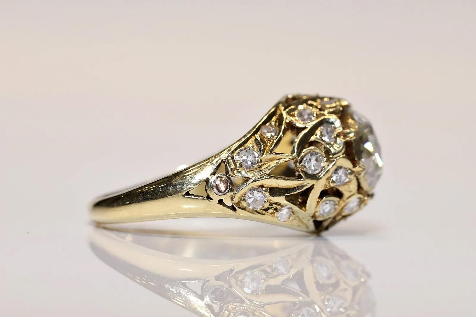 Vintage Circa 1970er Jahre 18k Gold Natürlicher Diamant Dekorierter Vintage-Ring Damen im Angebot
