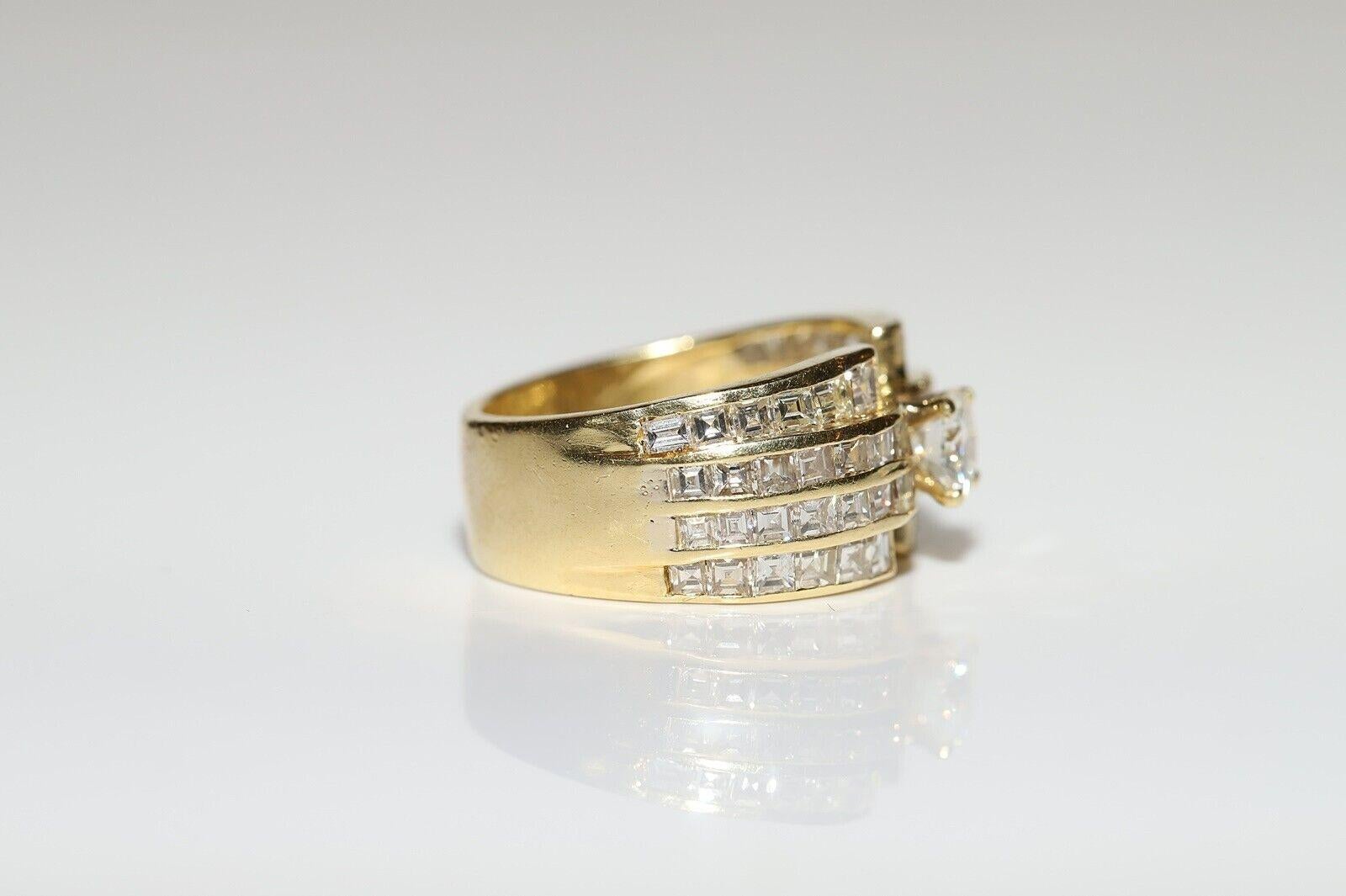 Vintage Circa 1970s 18k Gold Natural Diamond Decorated Ring  For Sale 1