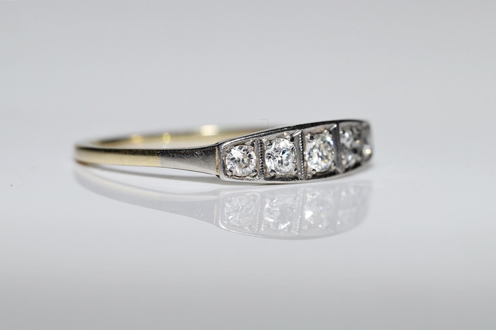 Vintage Circa 1970er Jahre 18k Gold Natürlicher Diamant Dekorierter Vintage-Ring im Angebot 1