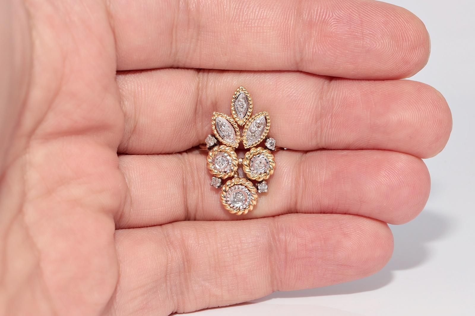 Vintage Circa 1970er Jahre 18k Gold Natürlicher Diamant Dekorierter Seil Design Ring im Angebot 4