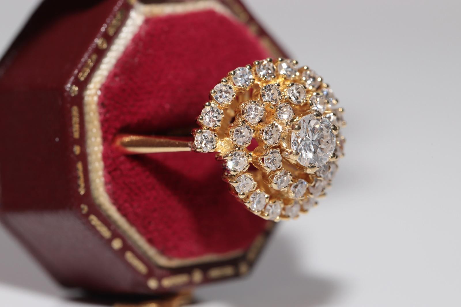 Retro Vintage Circa 1970s 18k Gold Natural Diamond Decorated Snail Style Ring For Sale