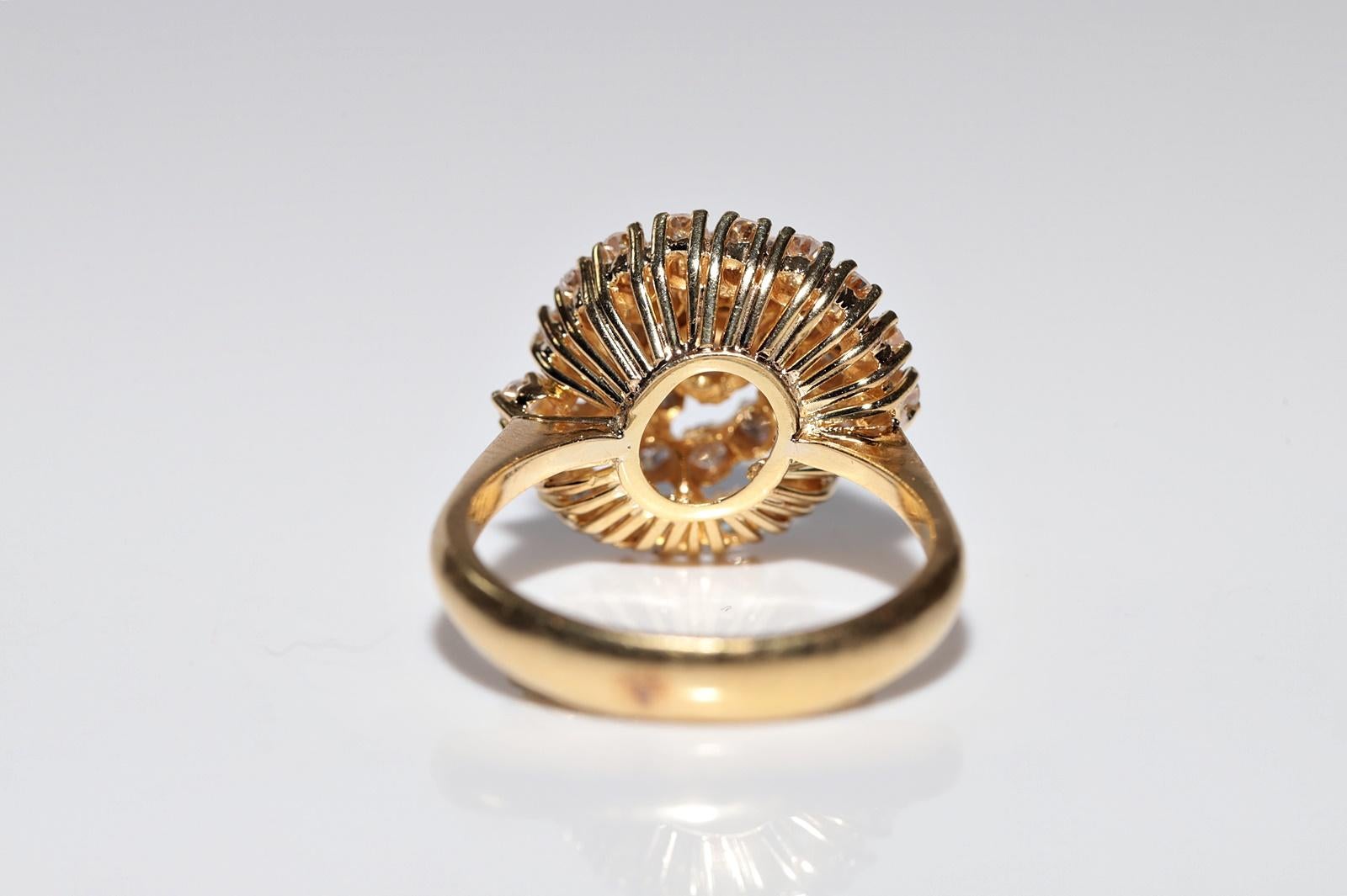 Vintage Circa 1970s 18k Gold Natural Diamond Decorated Snail Style Ring For Sale 2