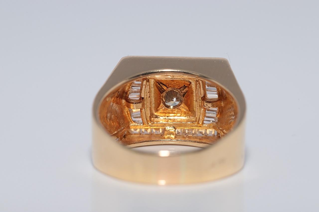 Vintage CIRCA 1970er Jahre 18k Gold natürlichen Diamanten verziert Quadrat Stil Unisex Ring im Angebot 4