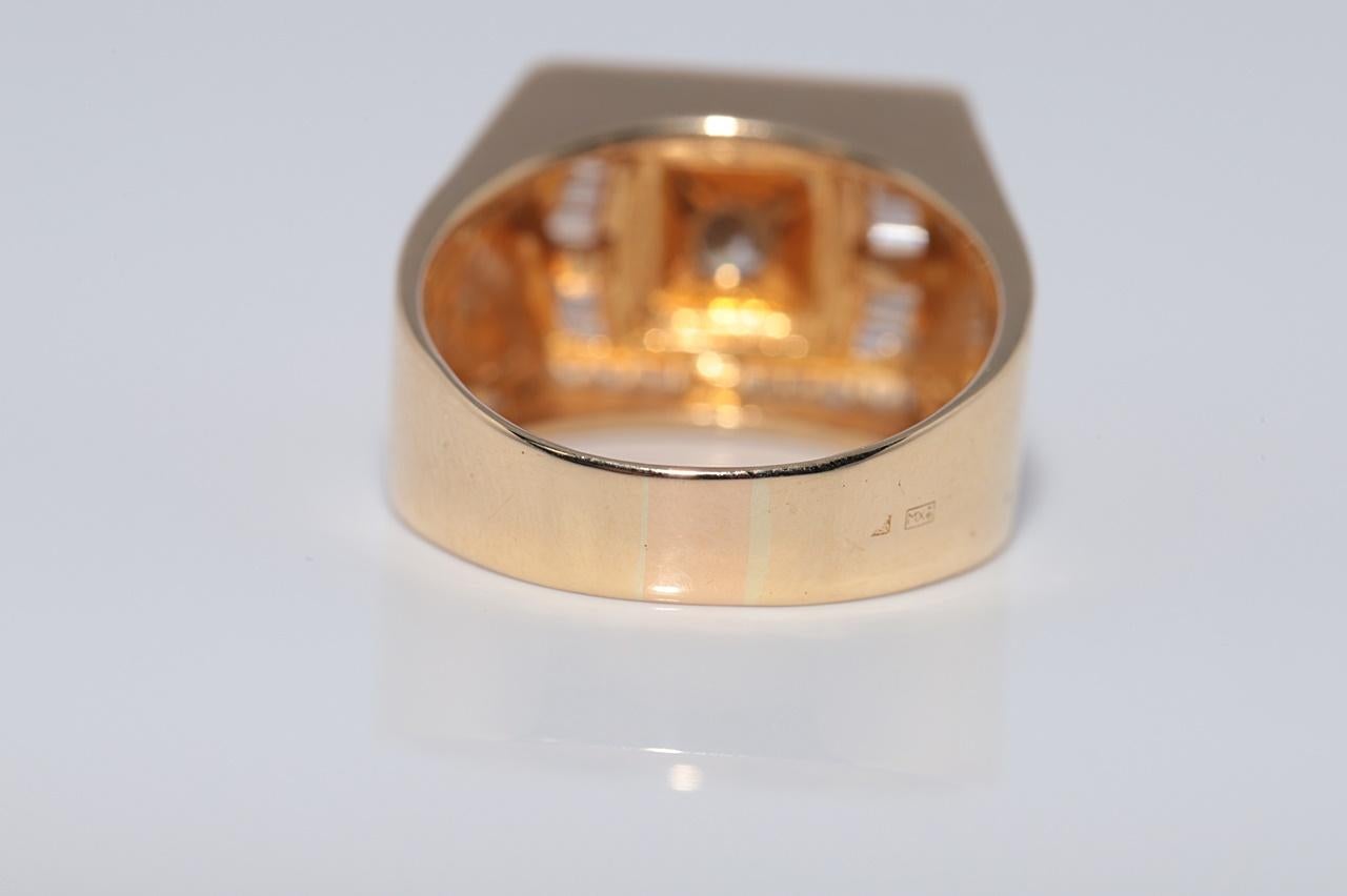 Vintage CIRCA 1970er Jahre 18k Gold natürlichen Diamanten verziert Quadrat Stil Unisex Ring im Angebot 5