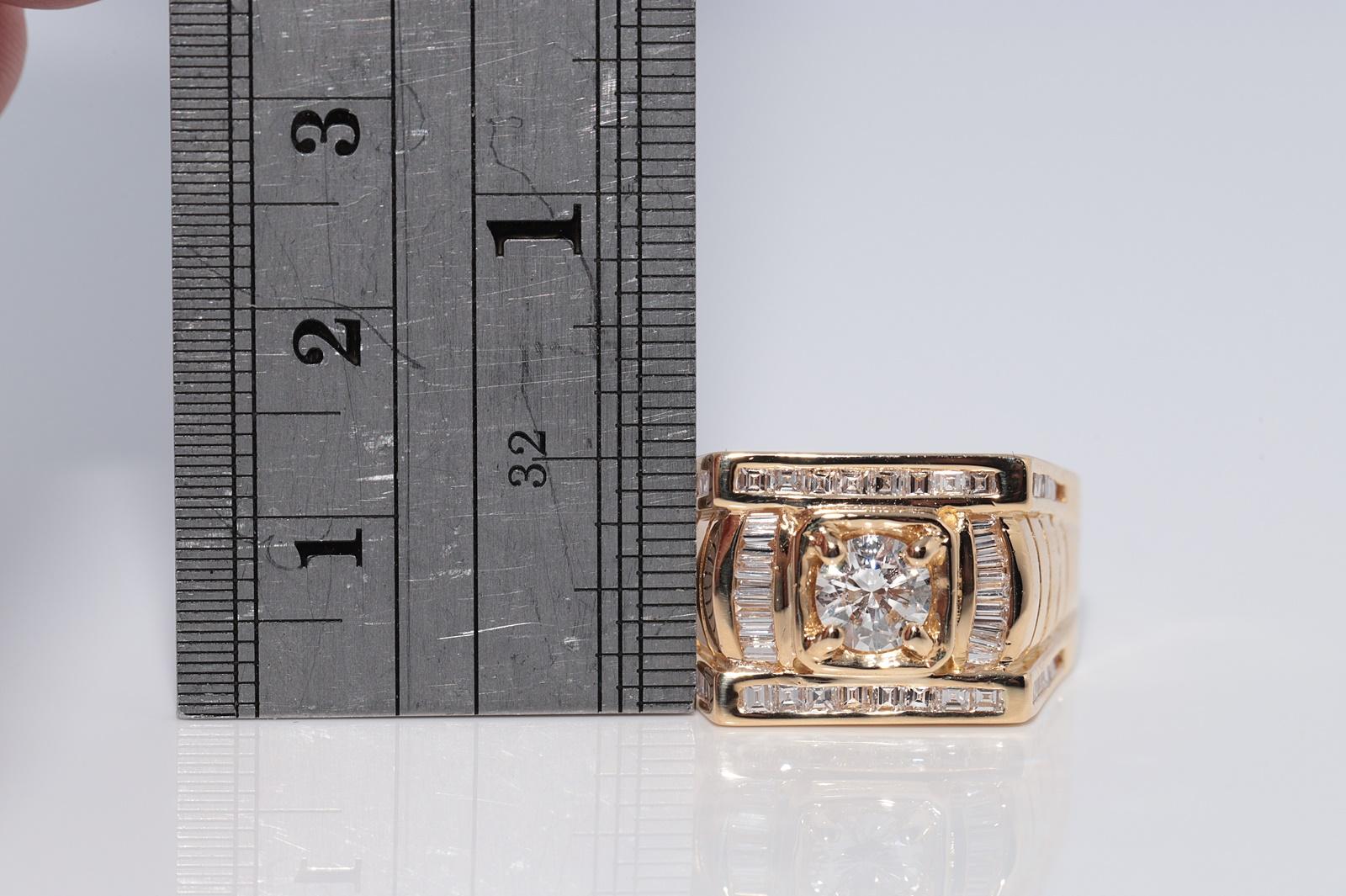 Vintage CIRCA 1970er Jahre 18k Gold natürlichen Diamanten verziert Quadrat Stil Unisex Ring Damen im Angebot